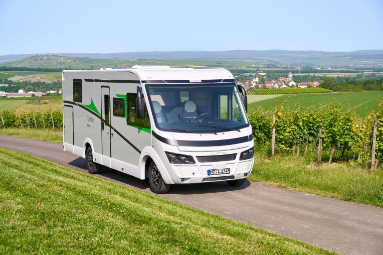 I 745 EF von außen